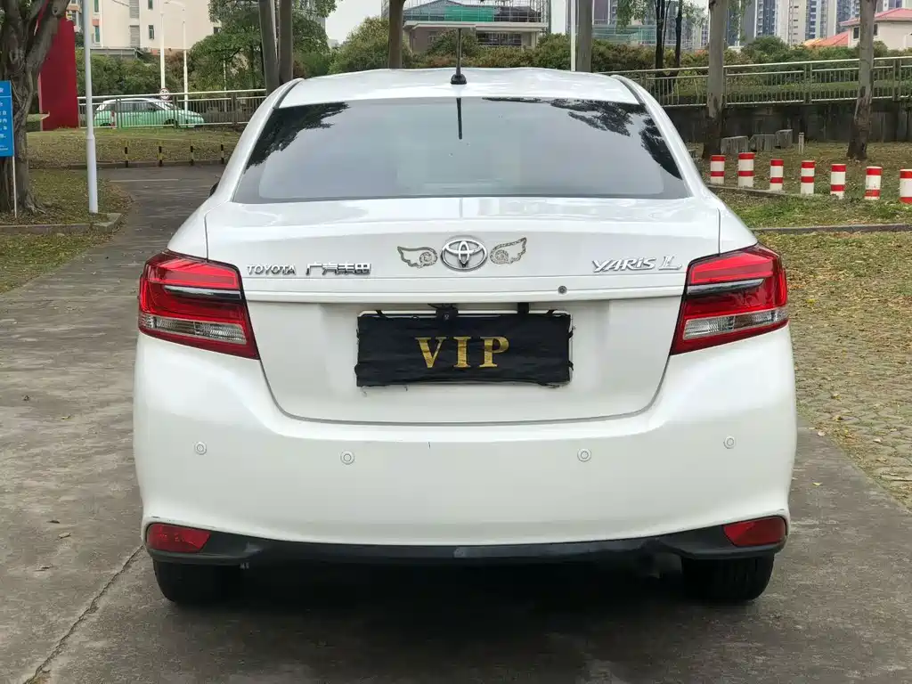 Toyota Yaris L — миниатюра 5