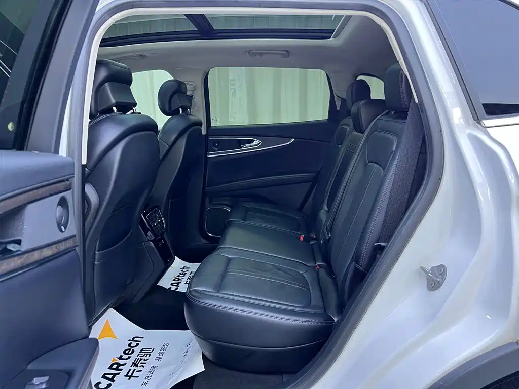 Lincoln Nautilus 2021 2.7T