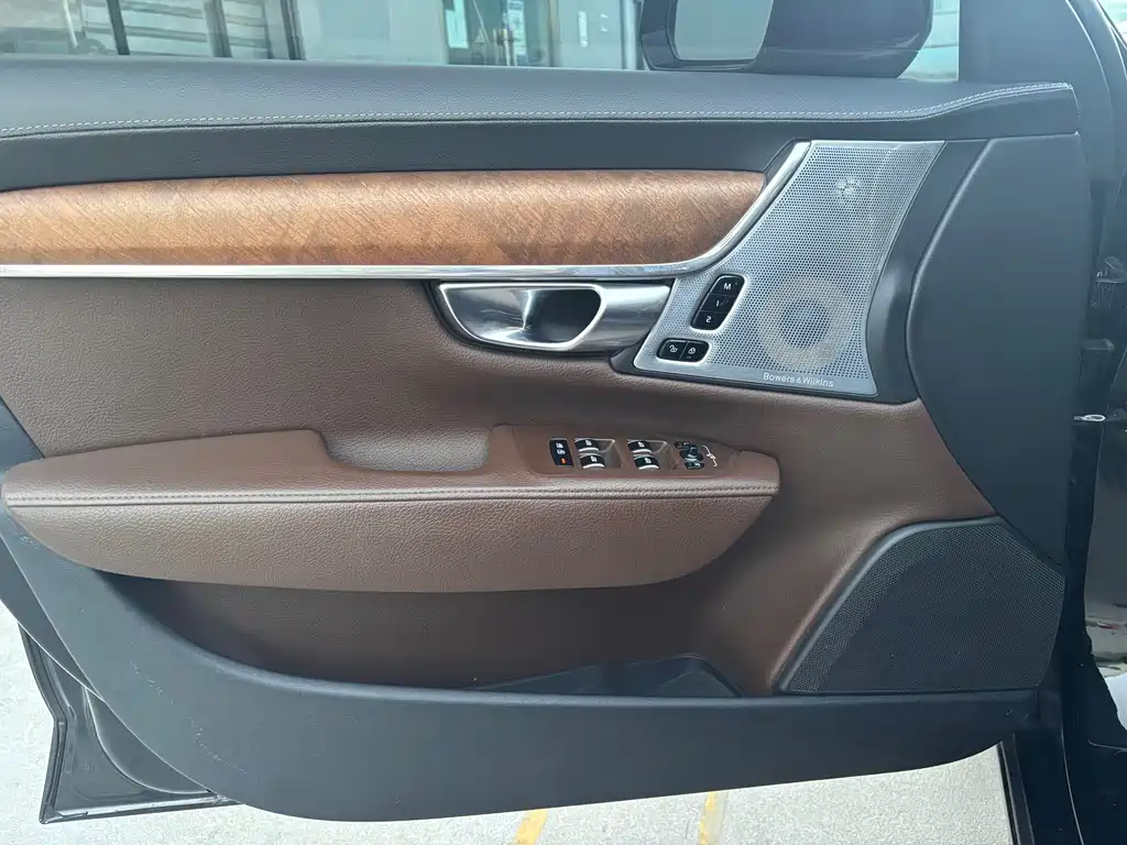 Volvo S90 — миниатюра 4