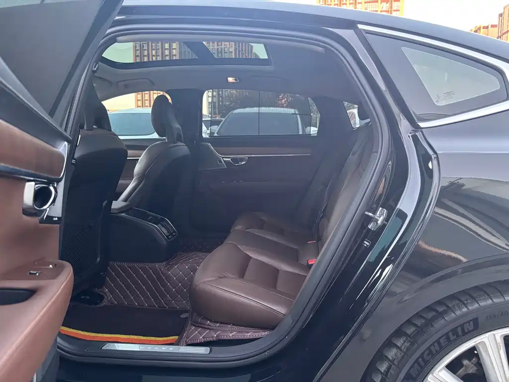 Volvo S90 — миниатюра 15