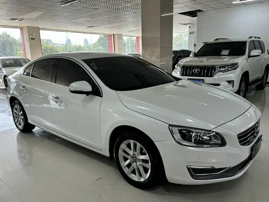 Volvo S60 — миниатюра 20