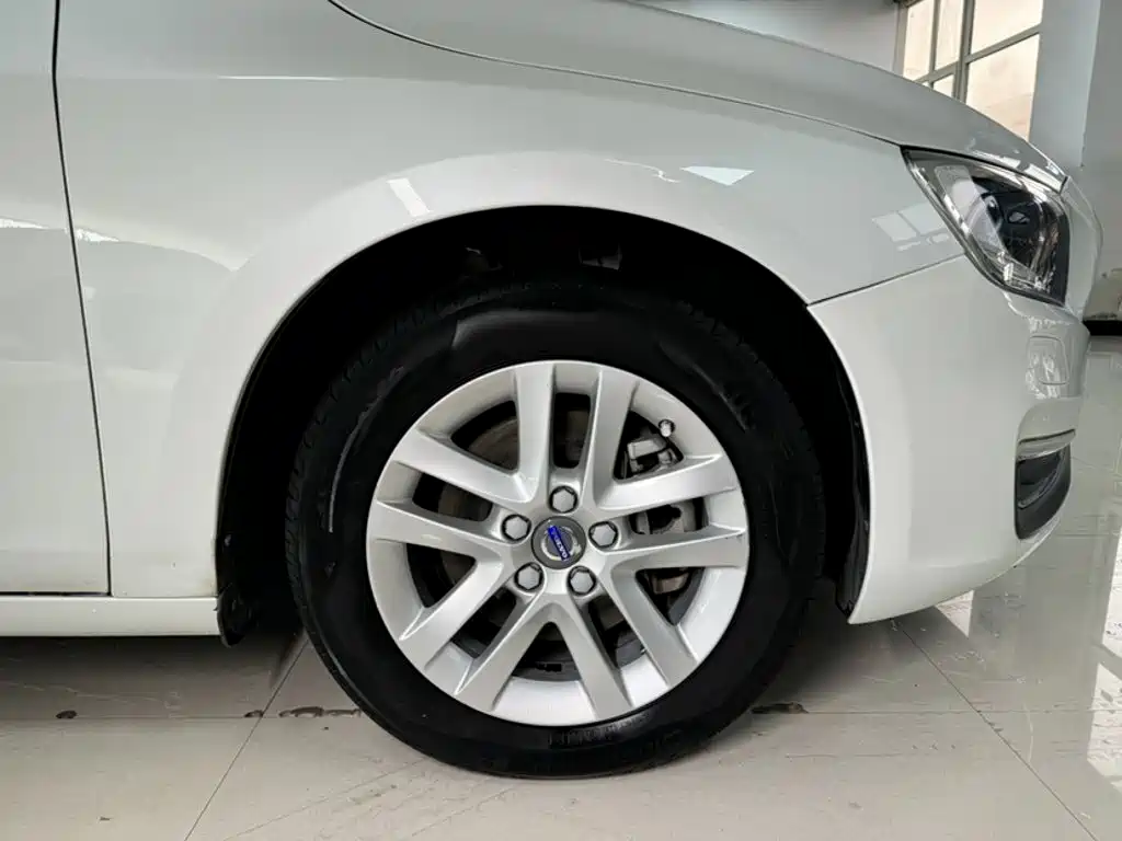 Volvo S60 — миниатюра 23