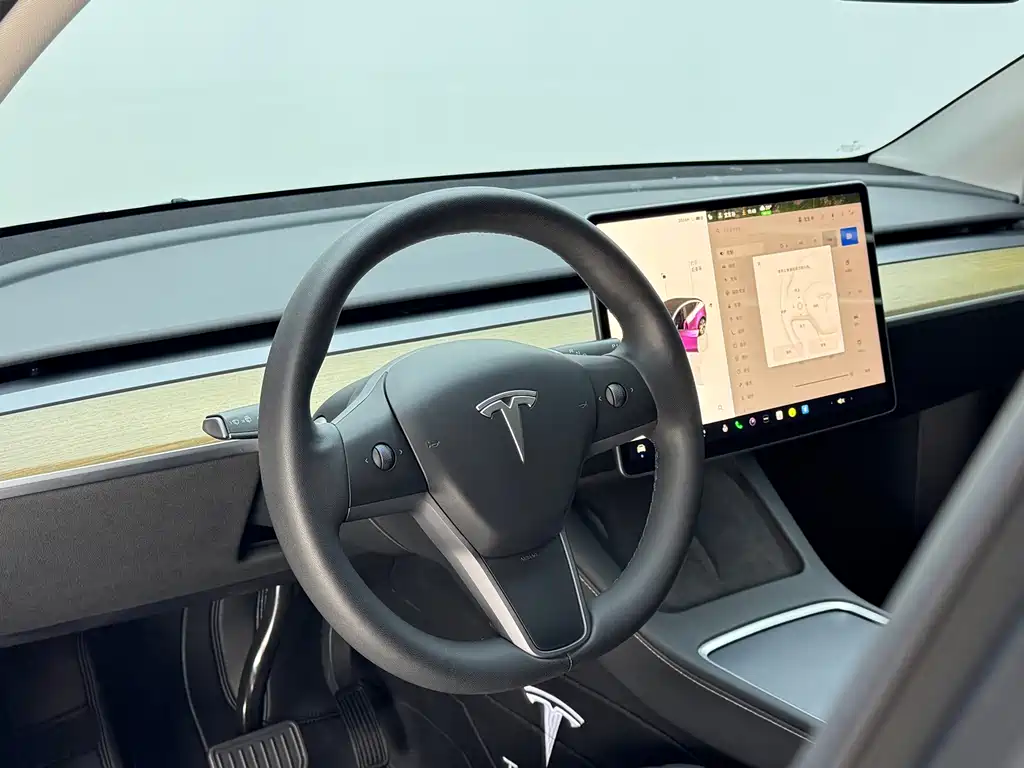 Tesla Model Y 2022 — фото 11
