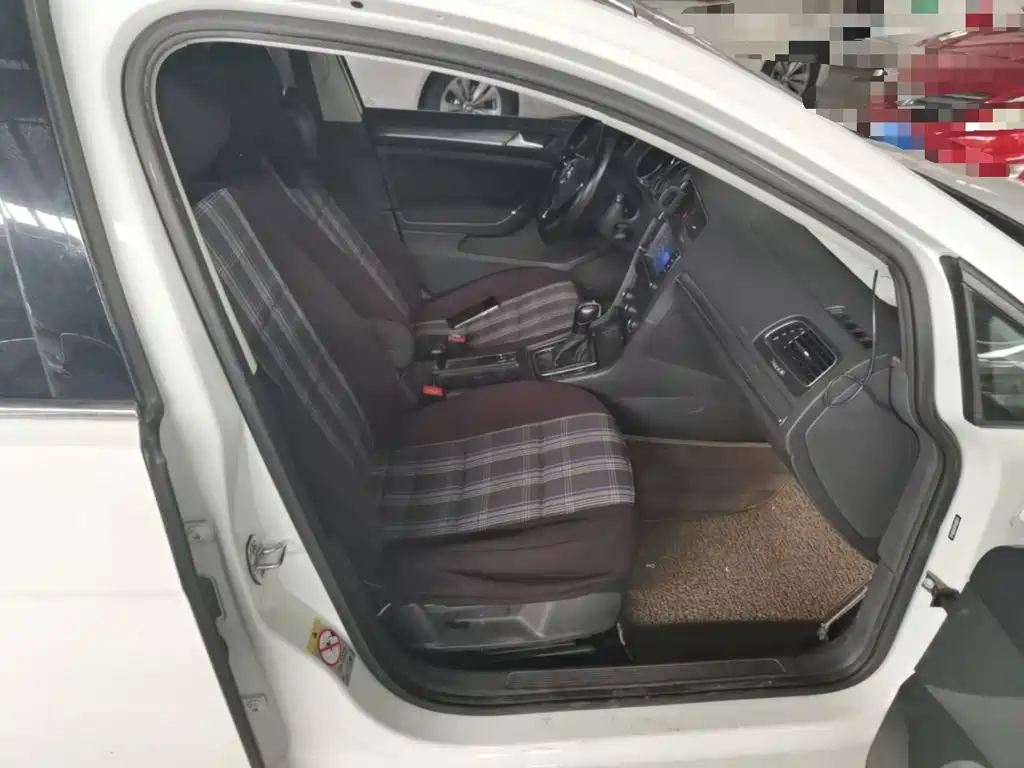 Volkswagen Golf — миниатюра 25