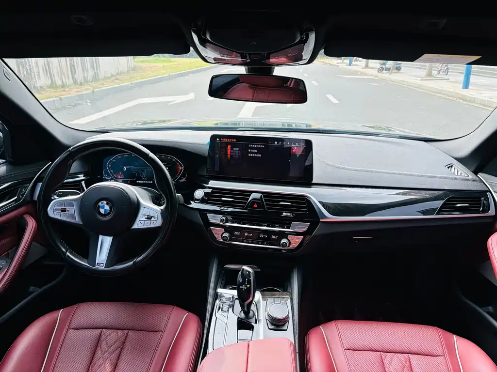 BMW 5 Series — миниатюра 10