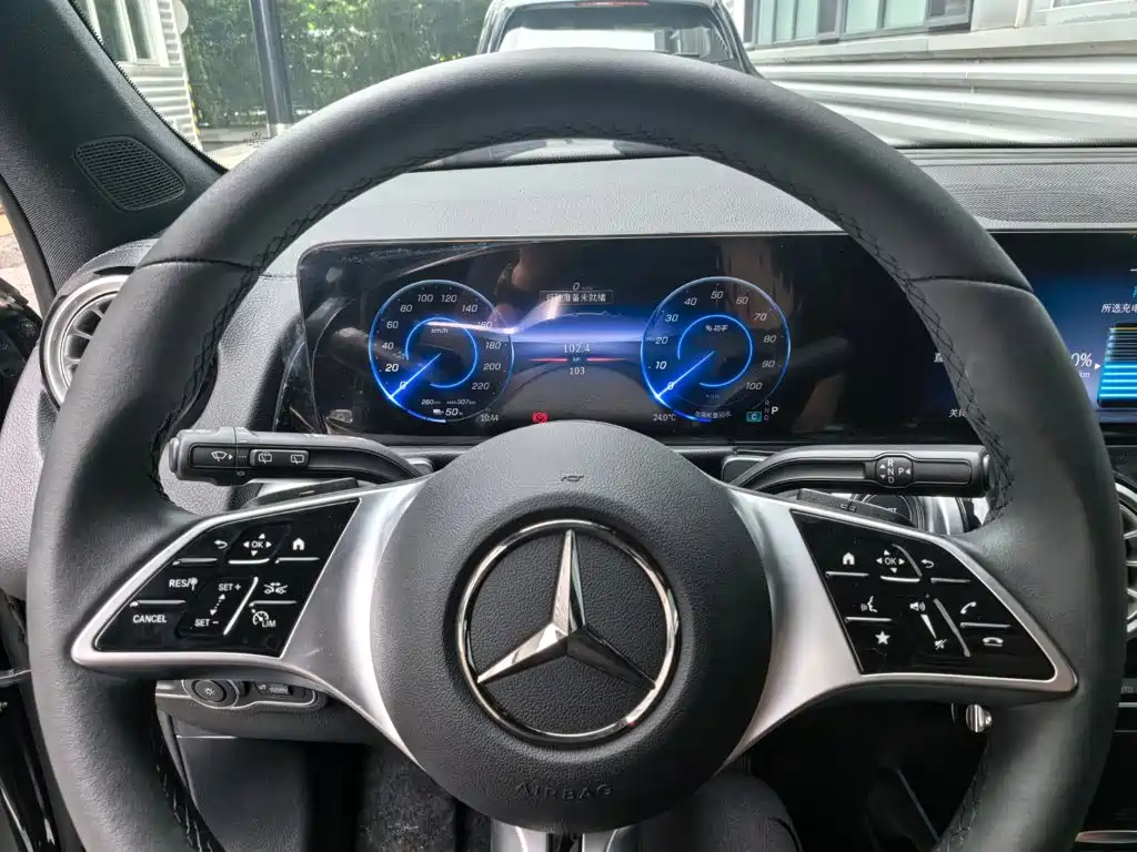 Mercedes-Benz EQB — миниатюра 11