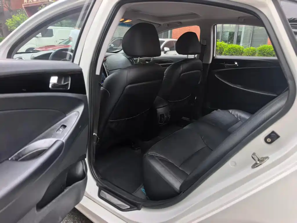 Hyundai Sonata — миниатюра 8