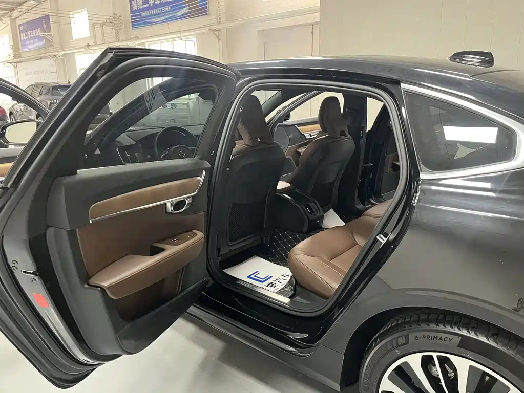 Volvo S90 — миниатюра 12