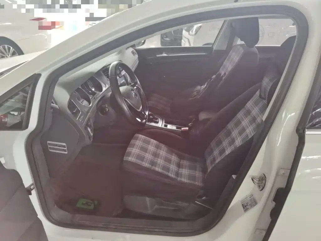 Volkswagen Golf — миниатюра 15