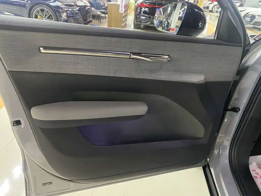 Volvo EX30 — миниатюра 5