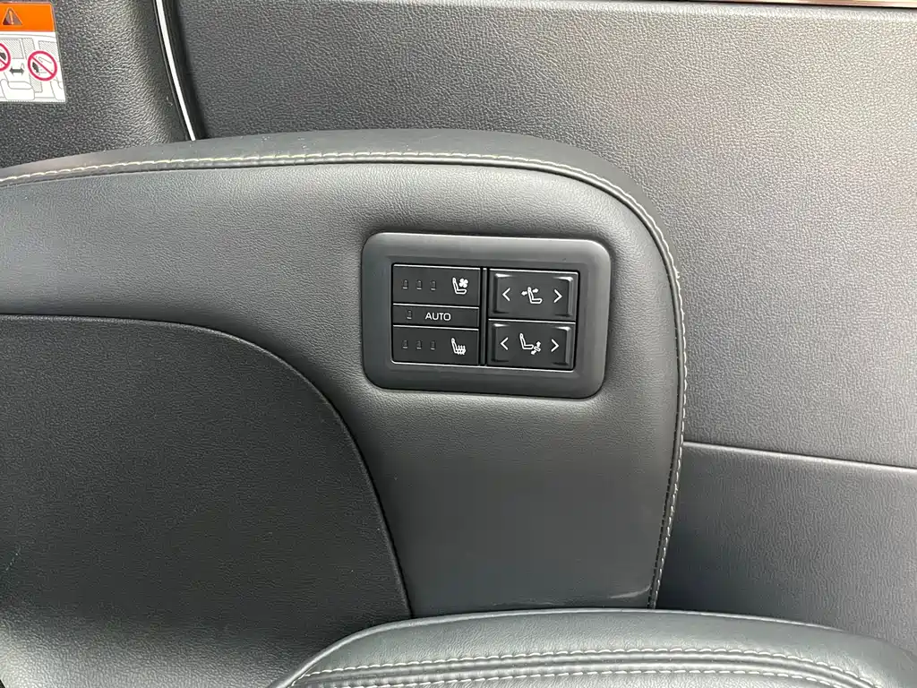 Toyota Vellfire 2025 2.4T AT