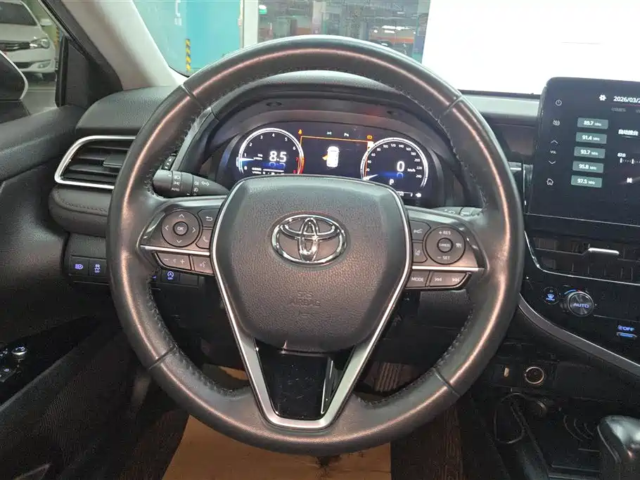 TOYOTA CAMRY