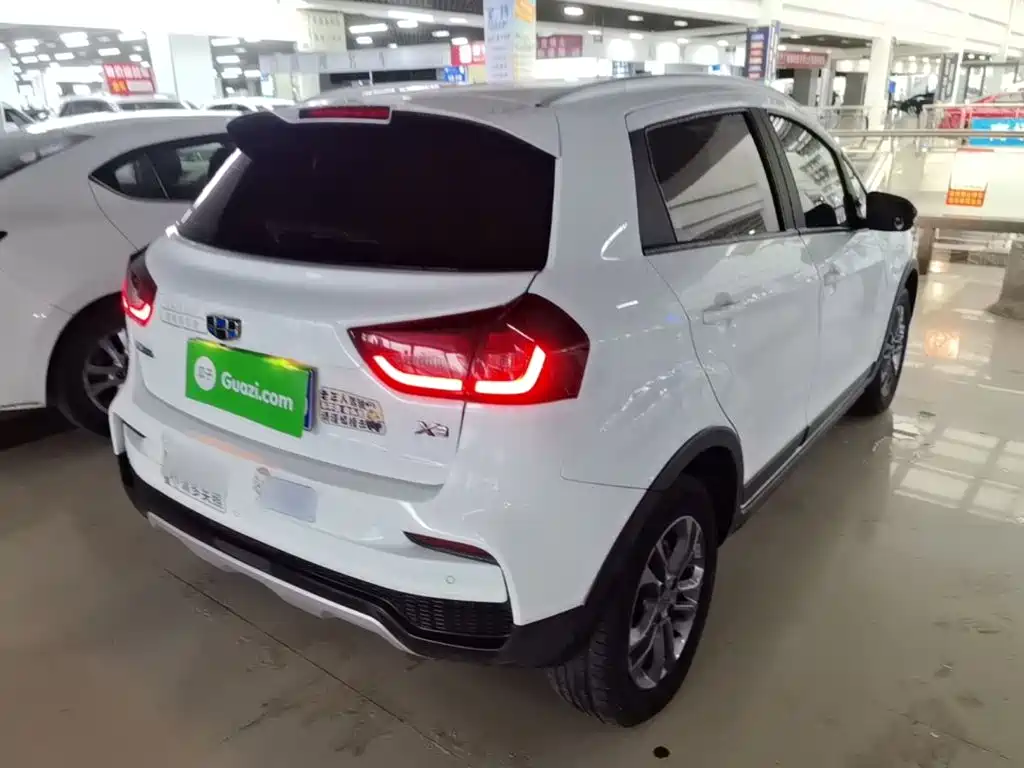 Geely Vision X3 — миниатюра 7