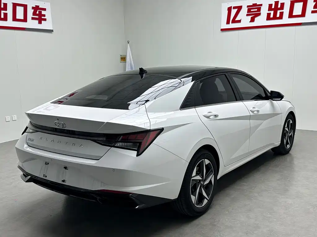 Hyundai Elantra — миниатюра 20
