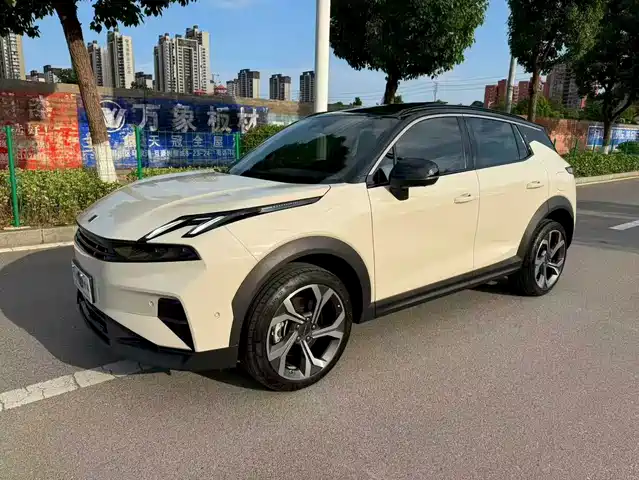 2024 Lynk & Co 06