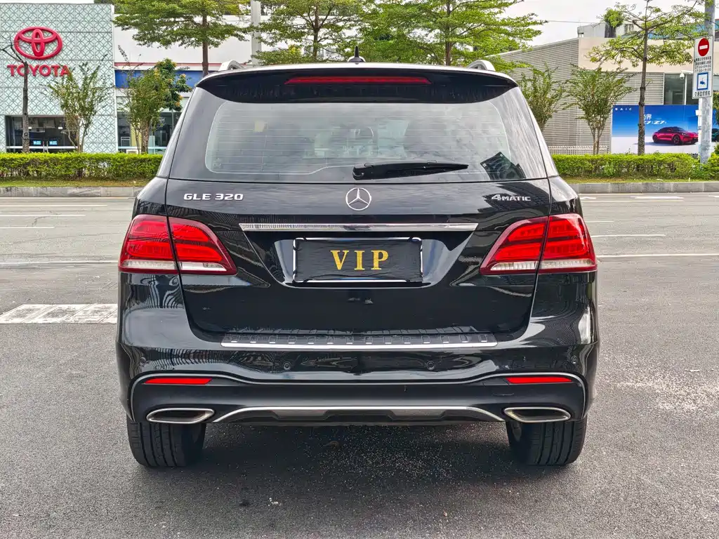 Mercedes-Benz GLE (Import) — миниатюра 13