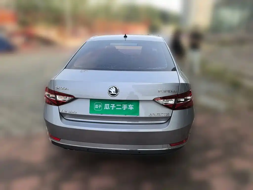 Skoda Superb — миниатюра 3