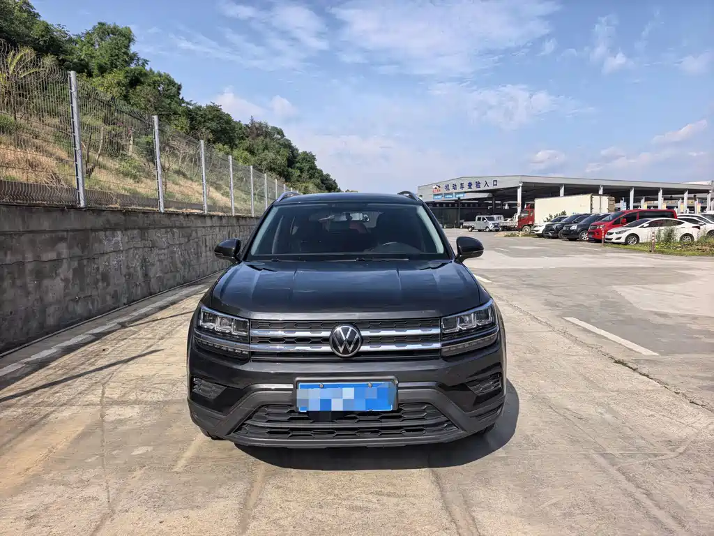 Volkswagen Tharu — миниатюра 2