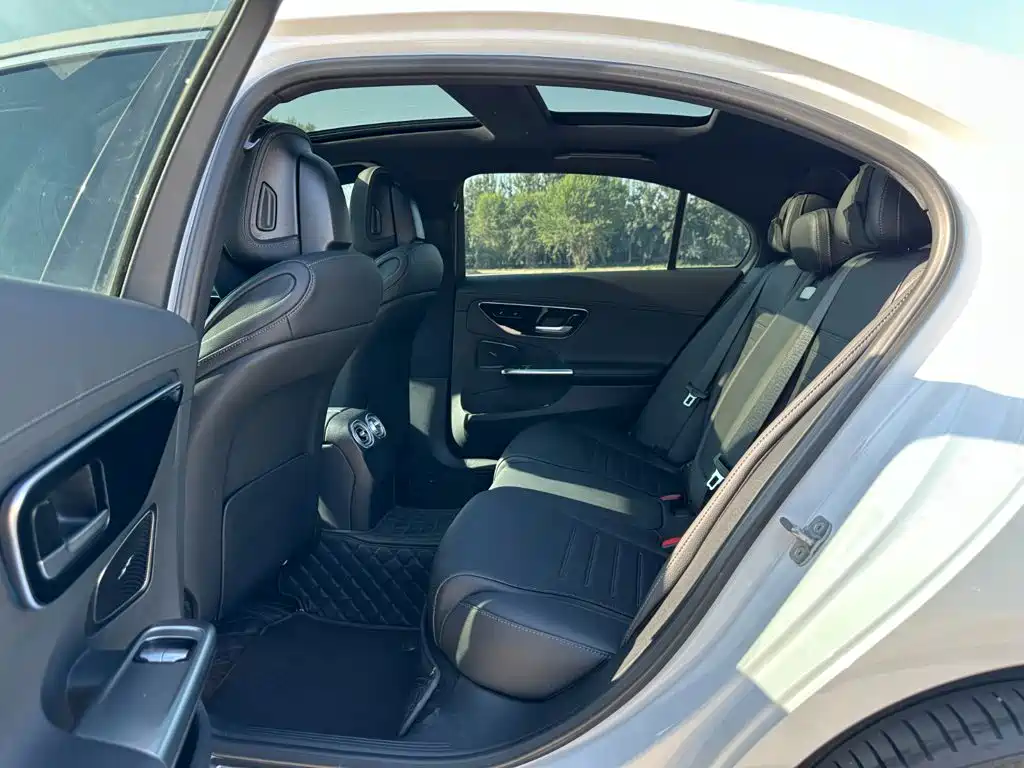 Mercedes-Benz C-Class — миниатюра 9