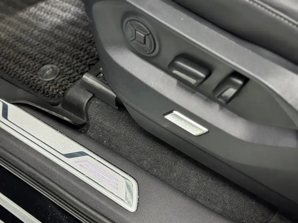 Volkswagen Touareg — миниатюра 31