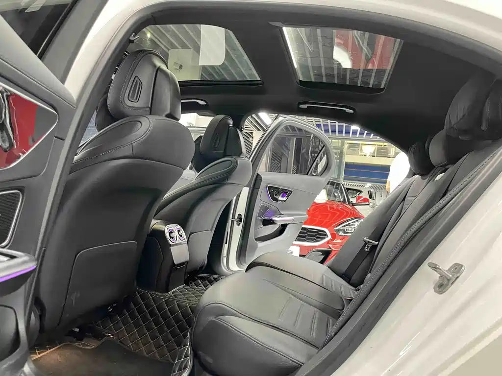 Mercedes-Benz C-Class — миниатюра 7