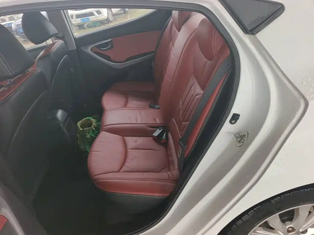 Hyundai Elantra Langdong — миниатюра 17