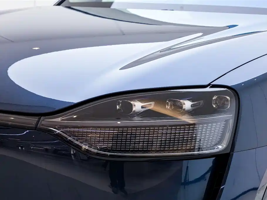 AITO ASK THE WORLD M9