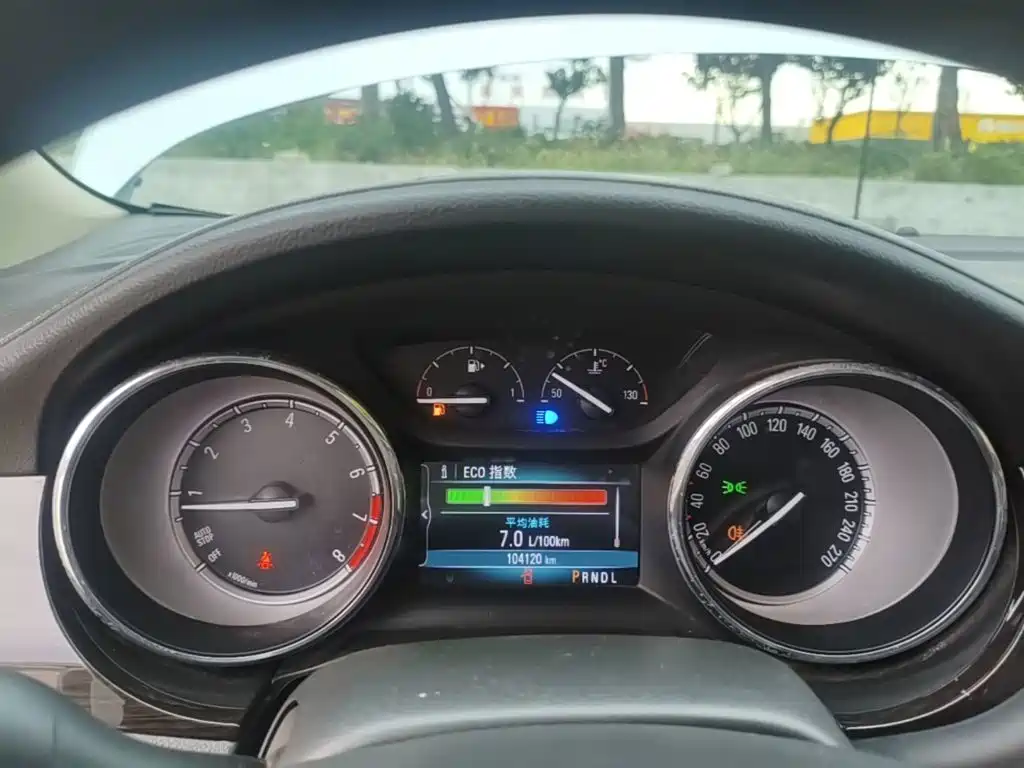 Buick Verano — миниатюра 12