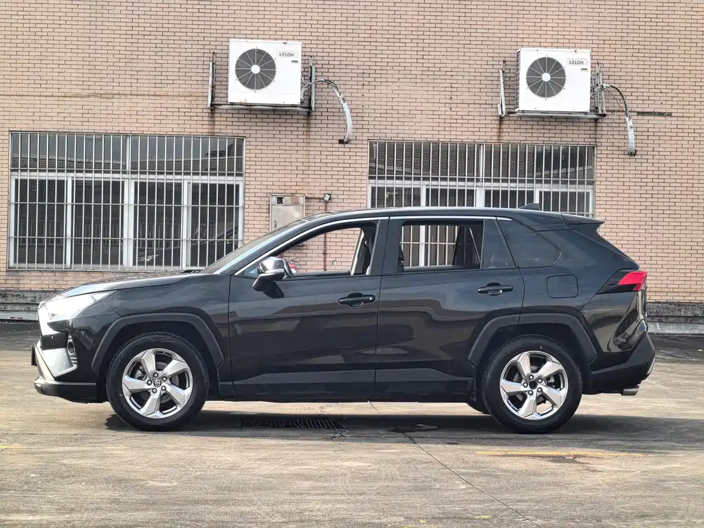Toyota RAV4 — миниатюра 15