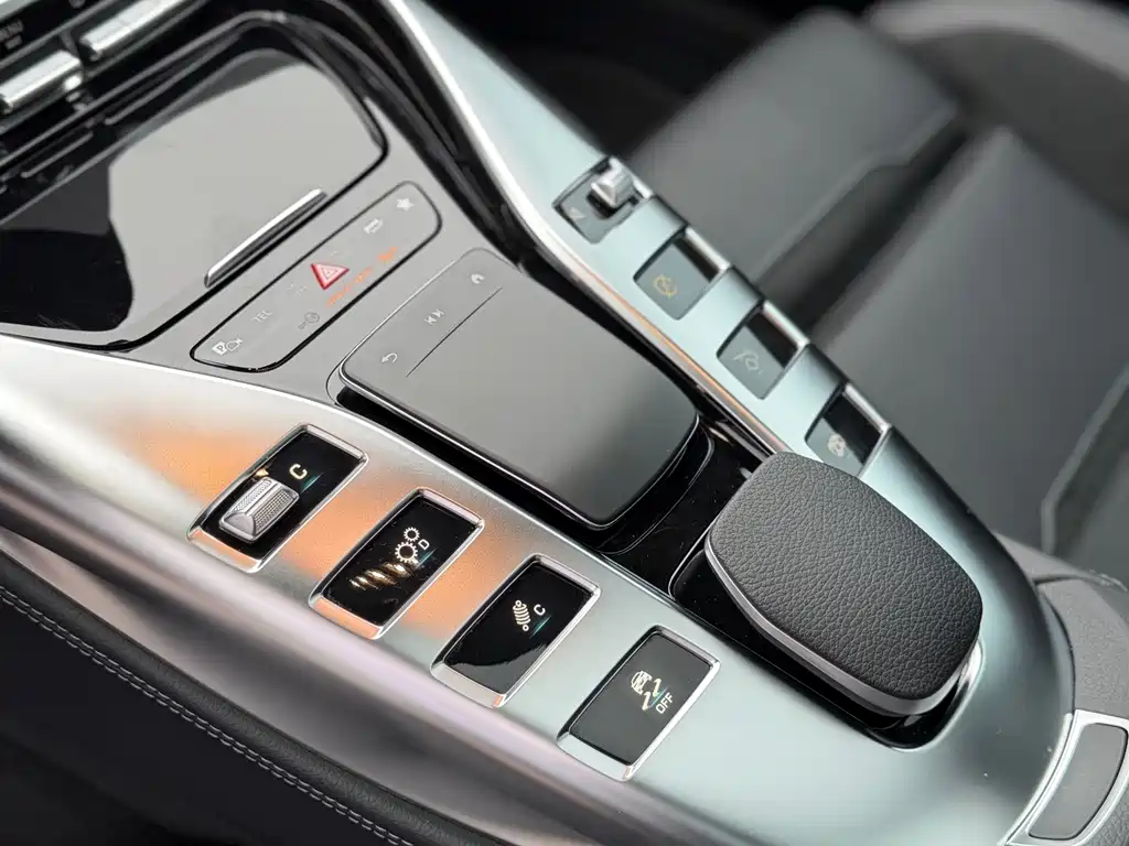 Mercedes-Benz AMG GT — миниатюра 10