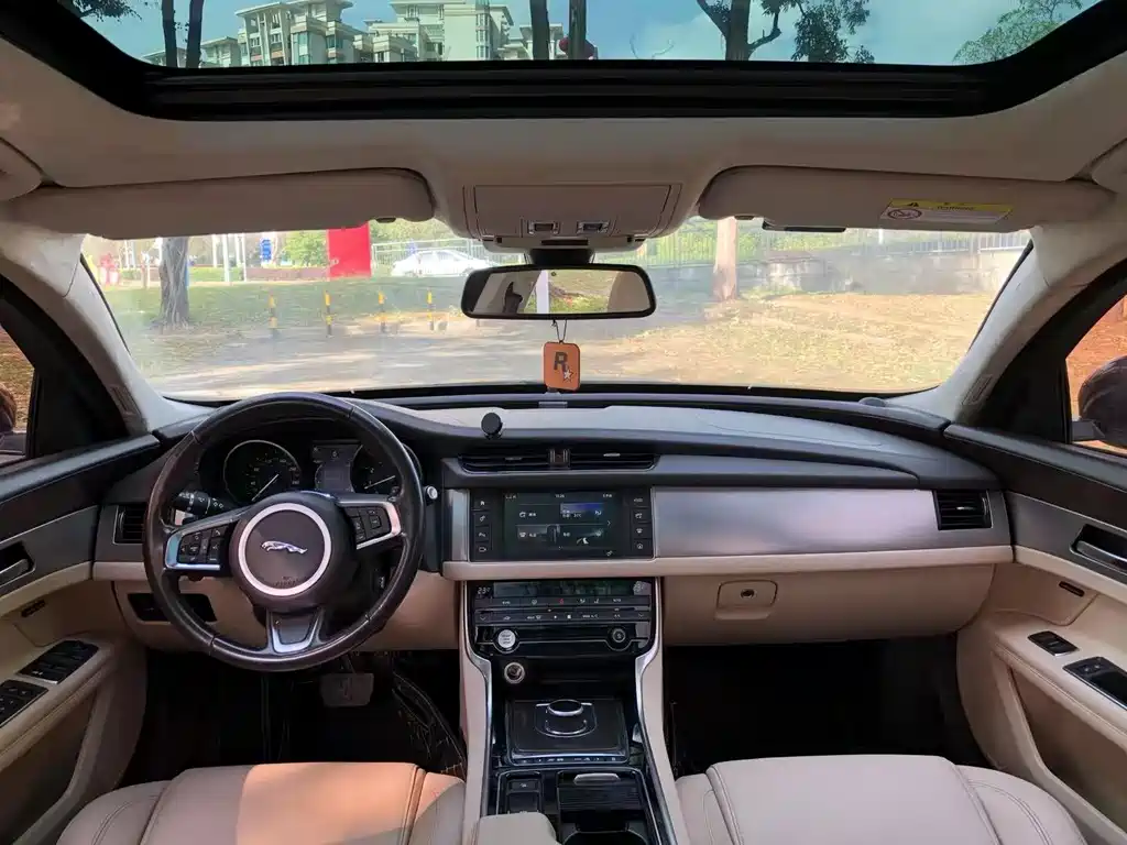 Jaguar XFL — миниатюра 9