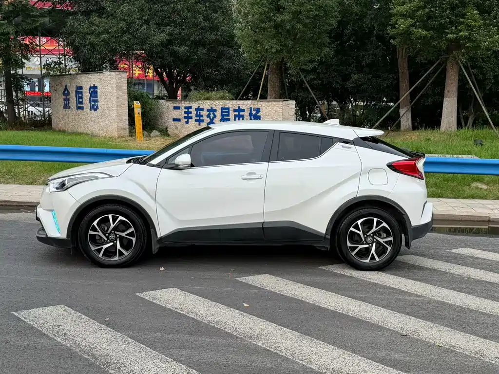 Toyota C-HR — миниатюра 3