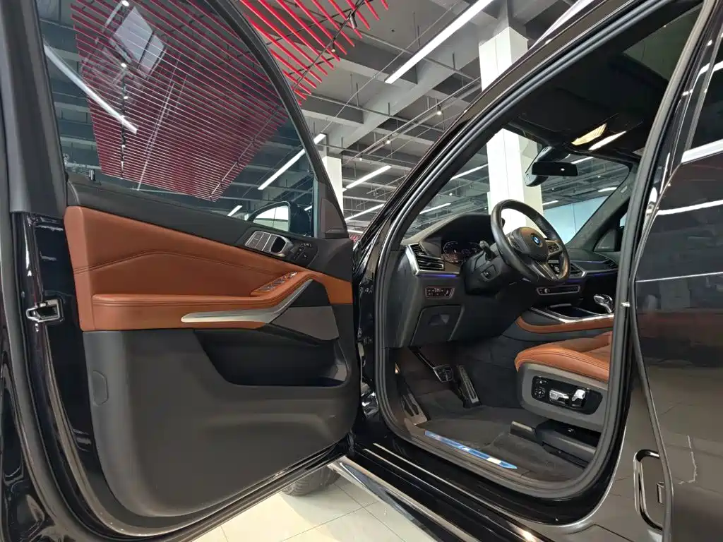 BMW X7 — миниатюра 30