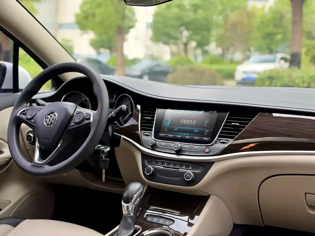 Buick Verano — миниатюра 12