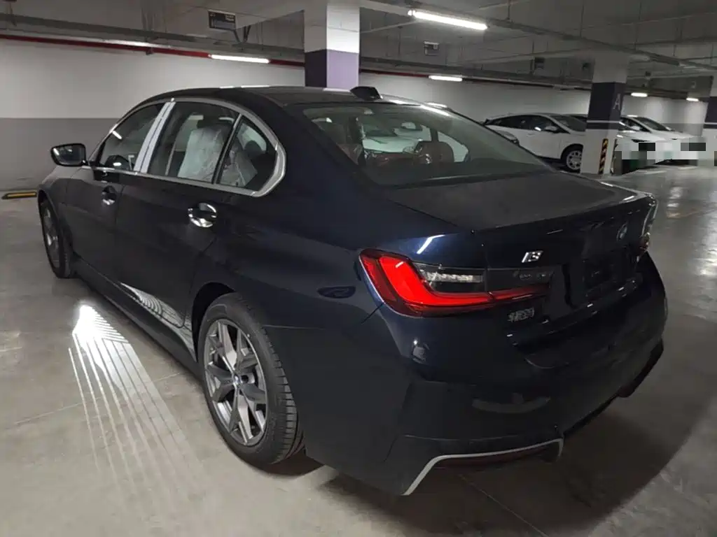 BMW i3 2026 eDrive 35 L