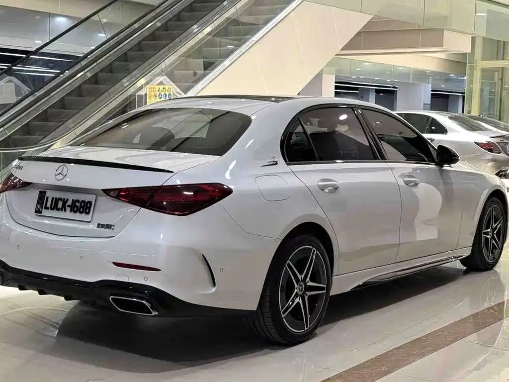 Mercedes-Benz C-Class — миниатюра 4