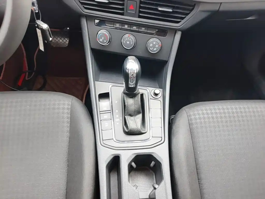 Volkswagen Bora — миниатюра 14