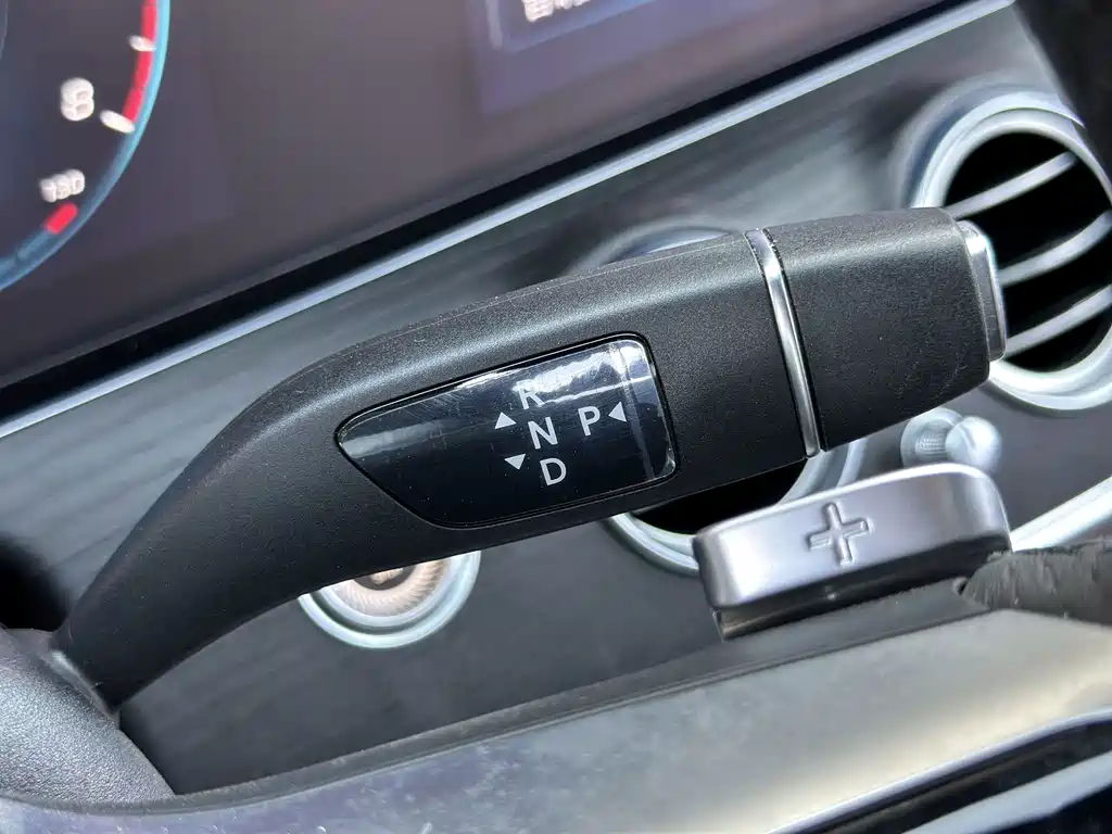 Mercedes-Benz E-Class — миниатюра 18
