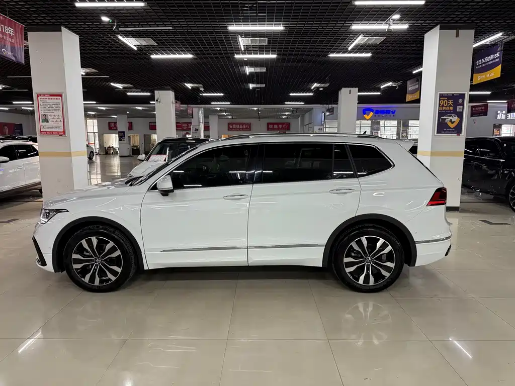 Volkswagen Tiguan L — миниатюра 4