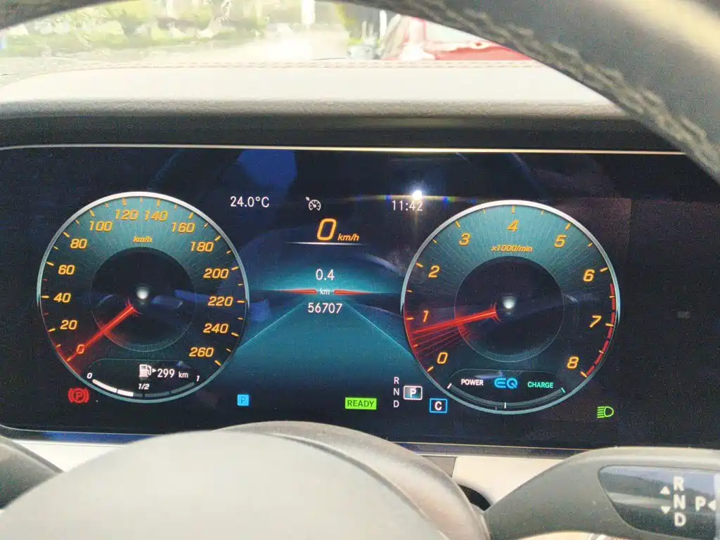 Mercedes-Benz E-Class (Import) — миниатюра 12