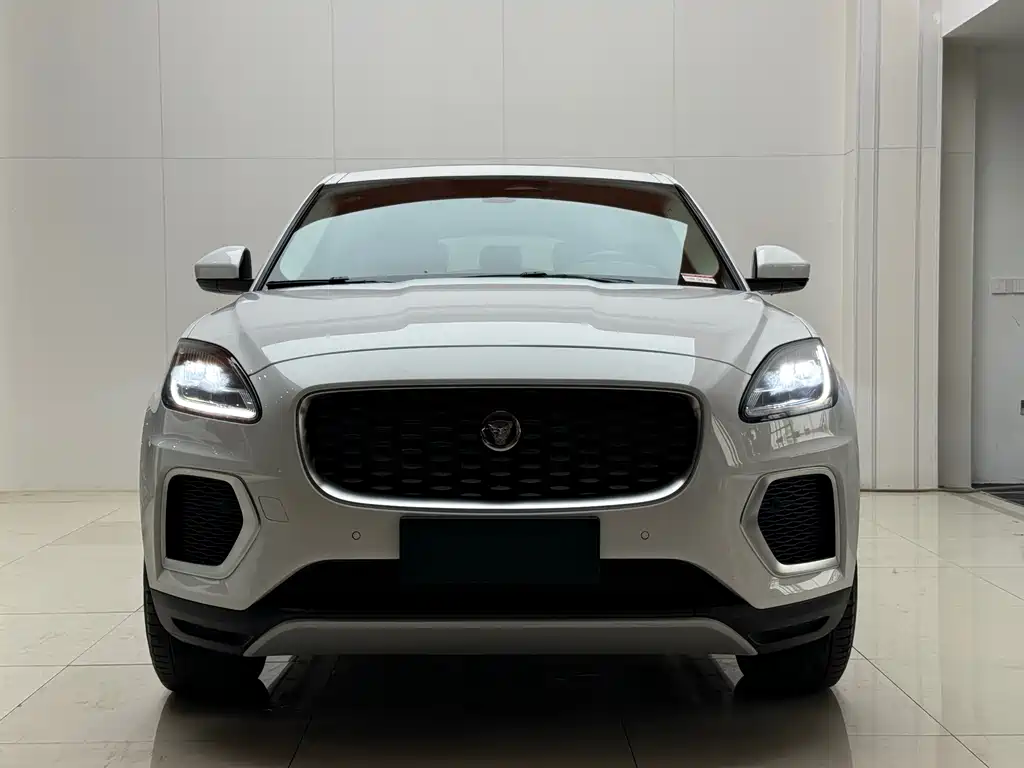 Jaguar E-PACE — миниатюра 2