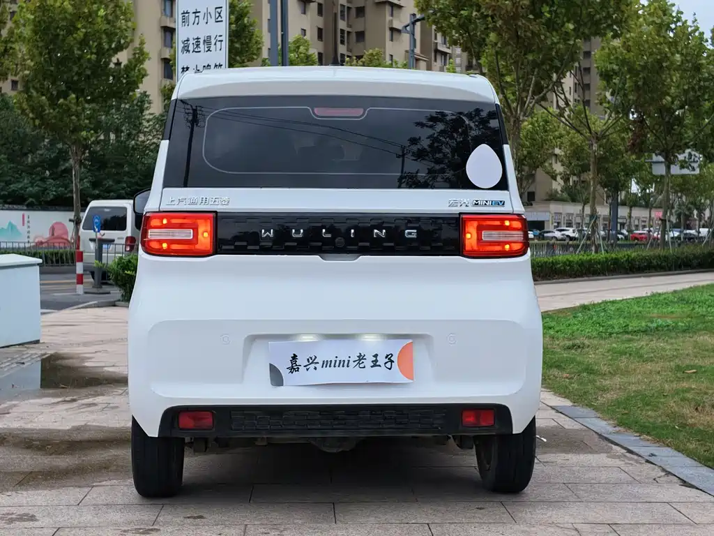 Wuling MINIEV — миниатюра 5