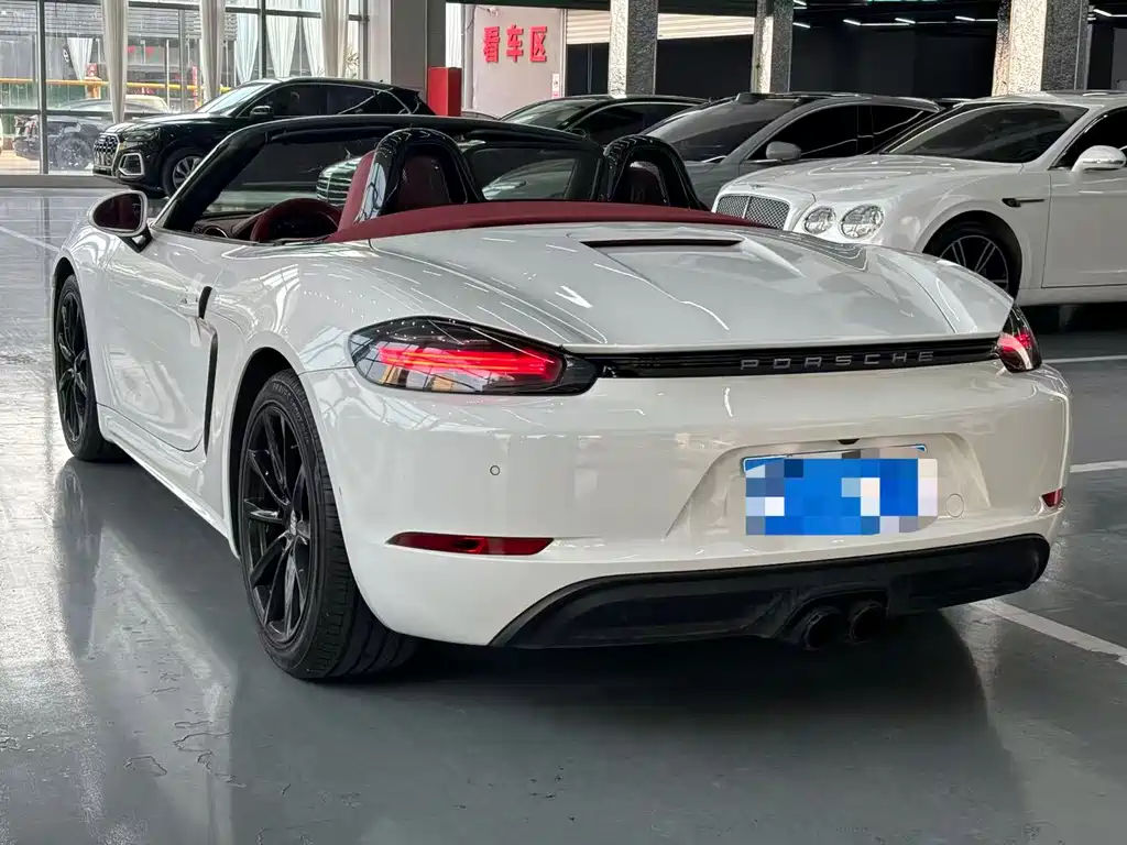 PORSCHE 718