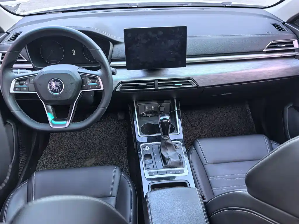 BYD Qin — миниатюра 8