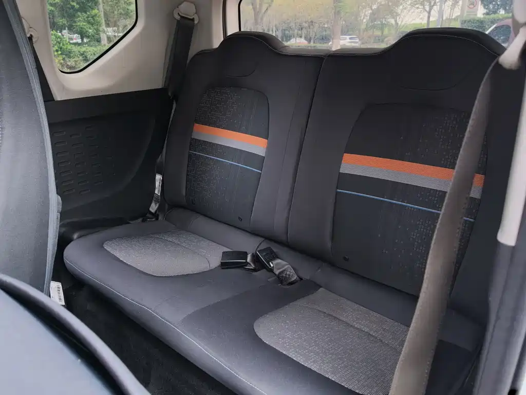 Wuling MINIEV — миниатюра 11