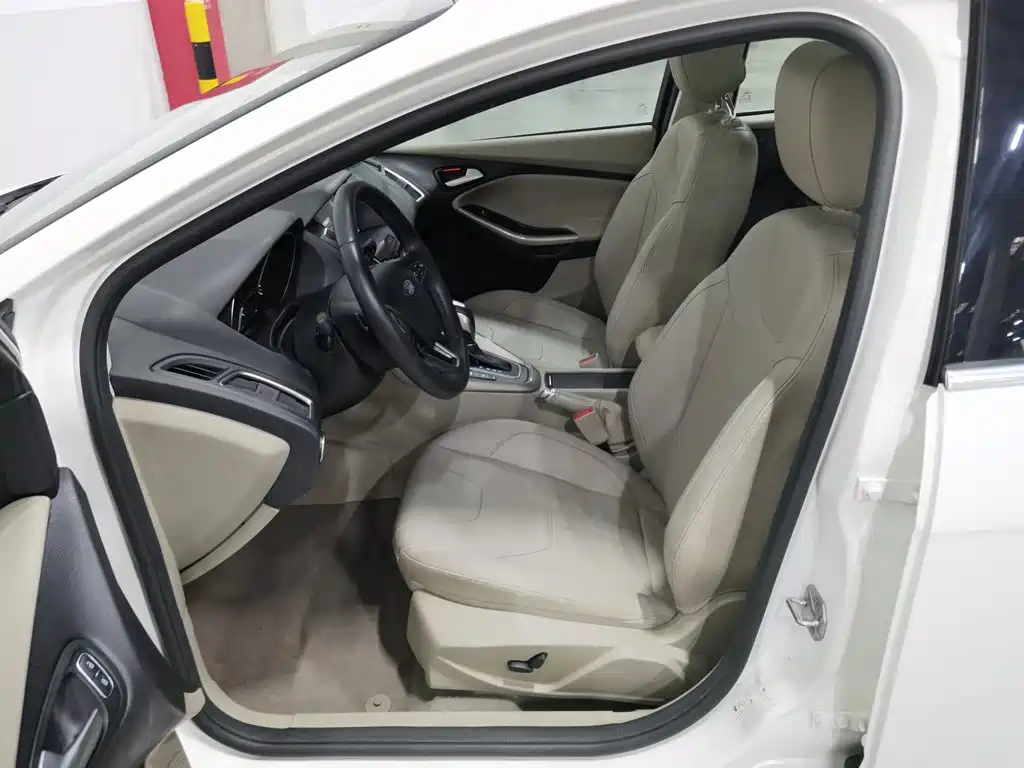 Ford Focus — миниатюра 10