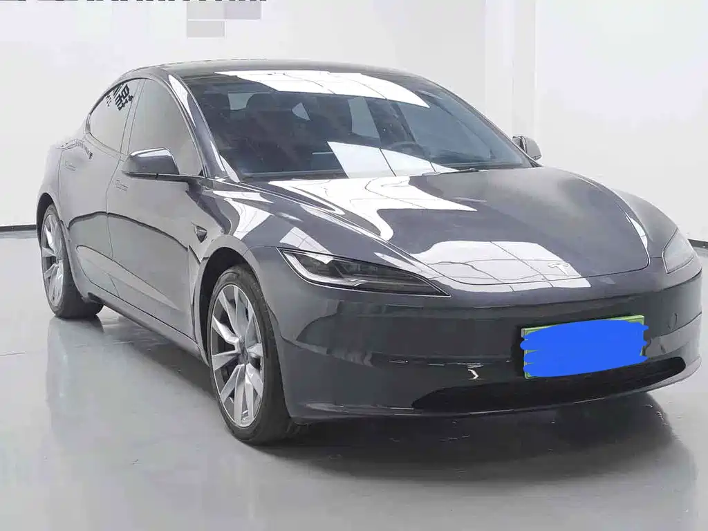 Tesla Model 3 — миниатюра 3