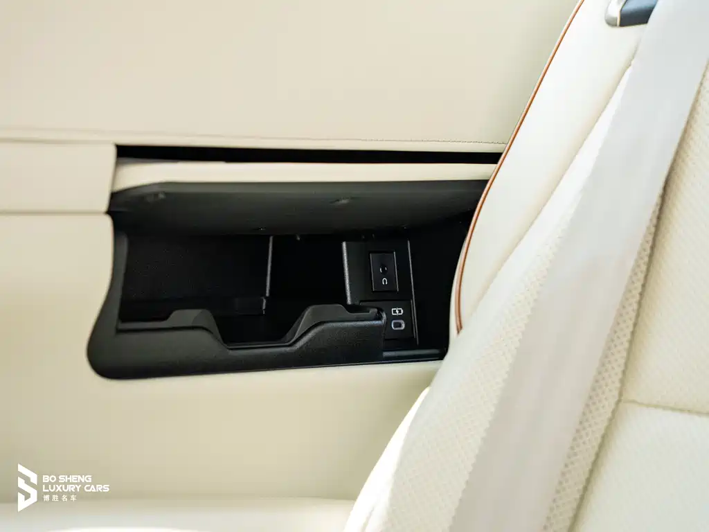 Lexus LM 2025 350h мест