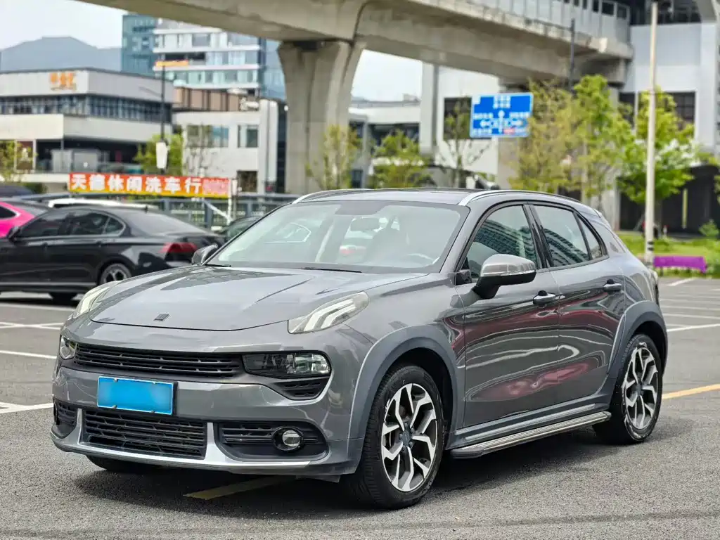 Lynk & Co 02