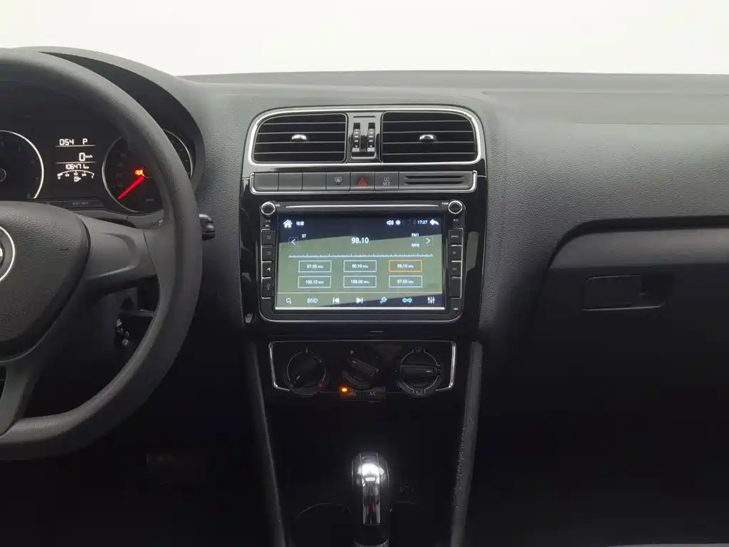 Volkswagen Polo — миниатюра 12